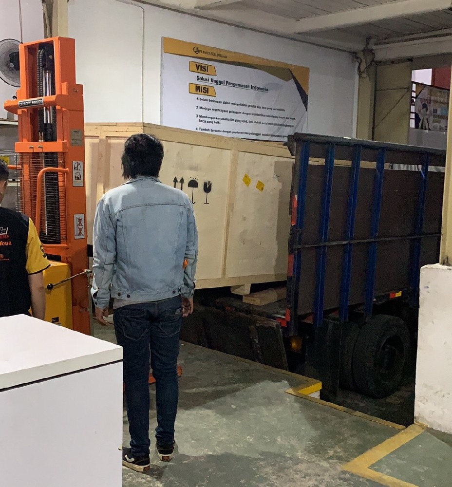 Refrigeration cooling tunnel arrived to customer's factory